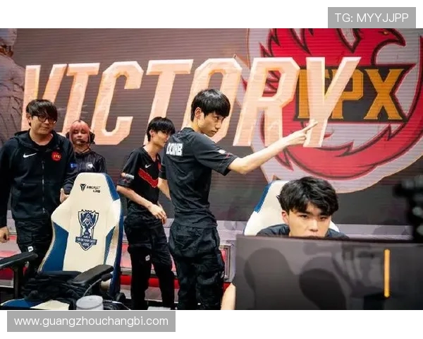 青年赛分析:FPX团队协作展现出色配合与默契 青年赛分析:FPX团队协作展现出色配合与默契